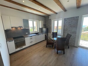 Apartment (A1) | Private kitchen - Apartment Vatro (Rijeka)