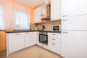 Private kitchen - Apartments Kostrena (Kostrena)