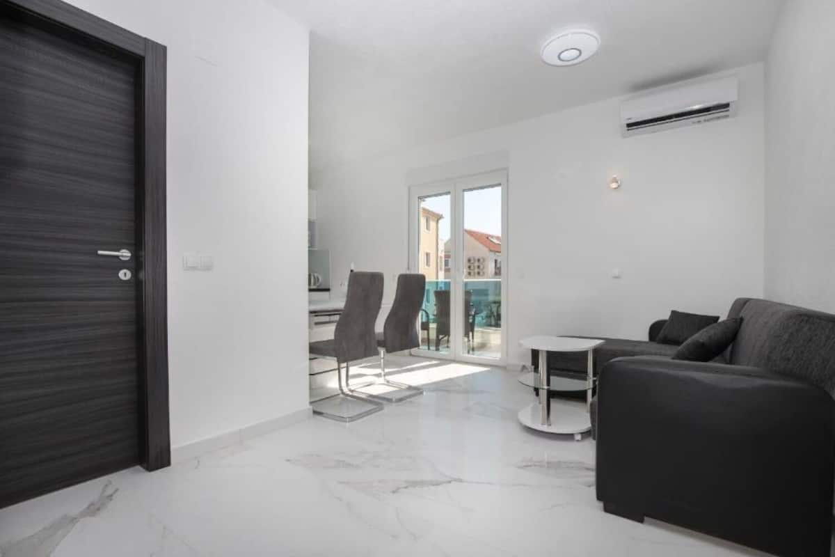 Apartemen (A2) | Ruang keluarga
