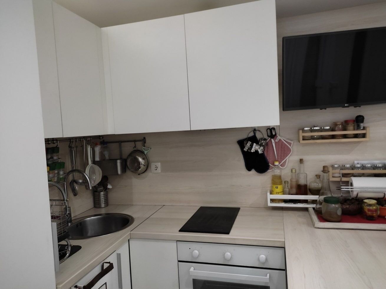 Apartment (A2) | Private kitchen | Fridge, oven, stovetop, espresso maker