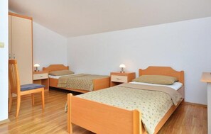 Room (S3) | Free WiFi
