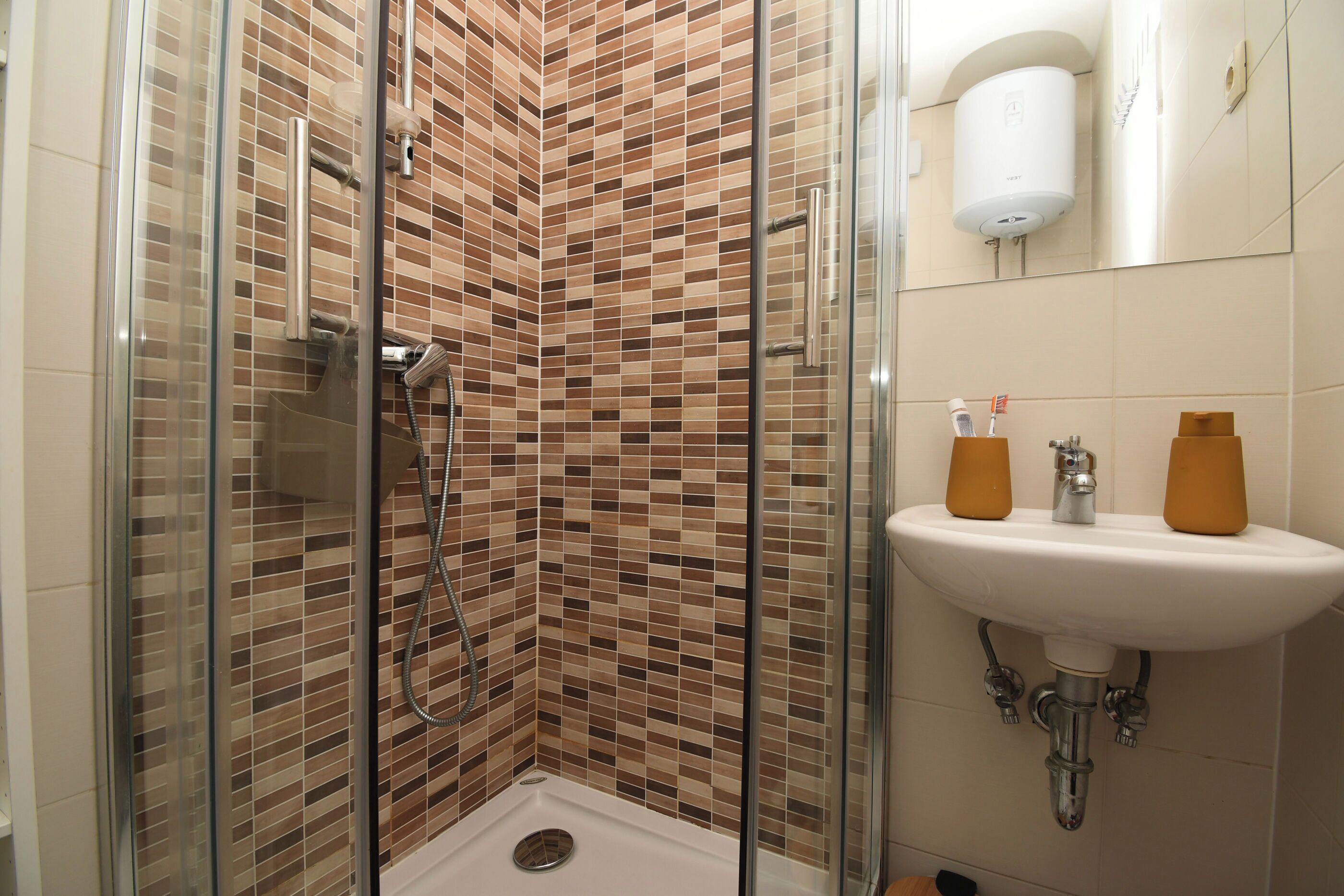 Studio (A1) | Bathroom