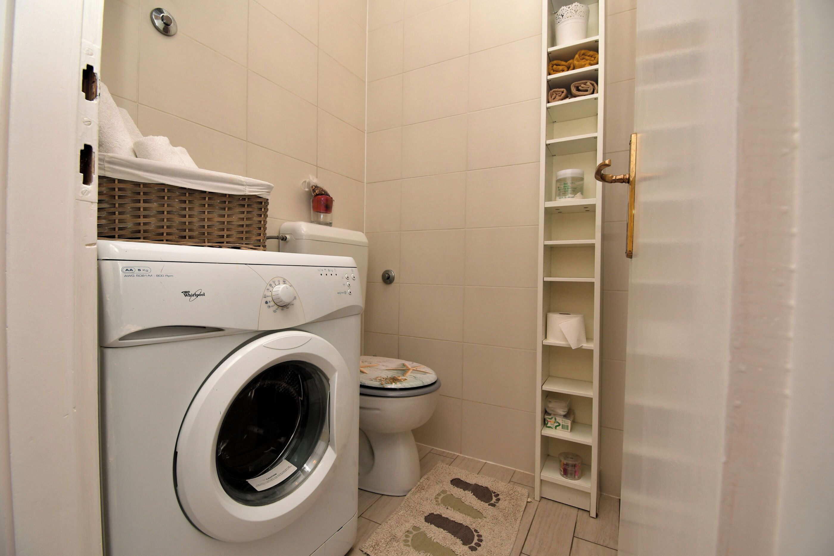 Studio (A1) | Bathroom
