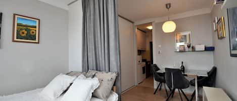 Studio (A1) | Interior