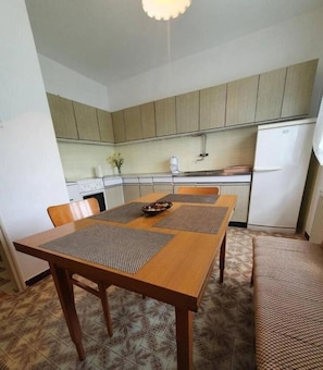 Apartment (A1) | Private kitchen | Fridge, microwave, oven, stovetop - Apartment Rose (Vinodol)