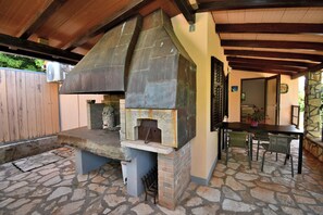 BBQ/picnic area - House Ariella (Umag)