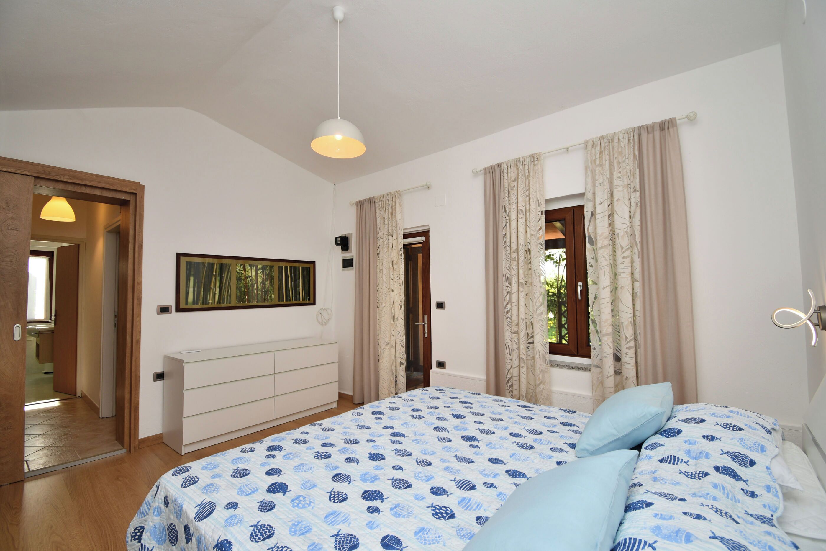 House | Iron/ironing board, free WiFi