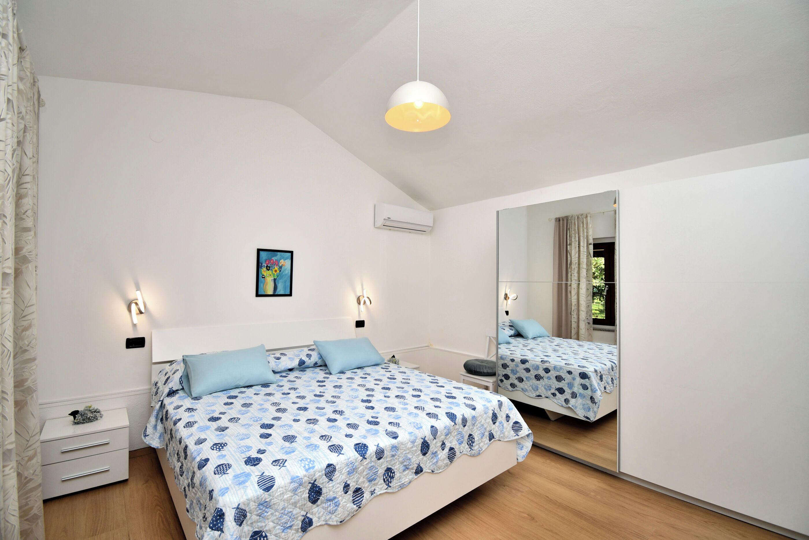 Casa | Tabla de planchar con plancha y wifi gratis 