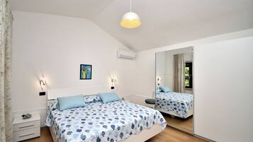 Casa | Tabla de planchar con plancha y wifi gratis