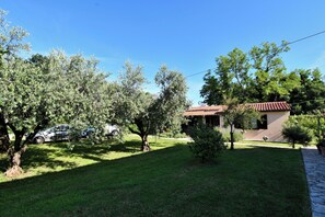 Courtyard - House Ariella (Umag)