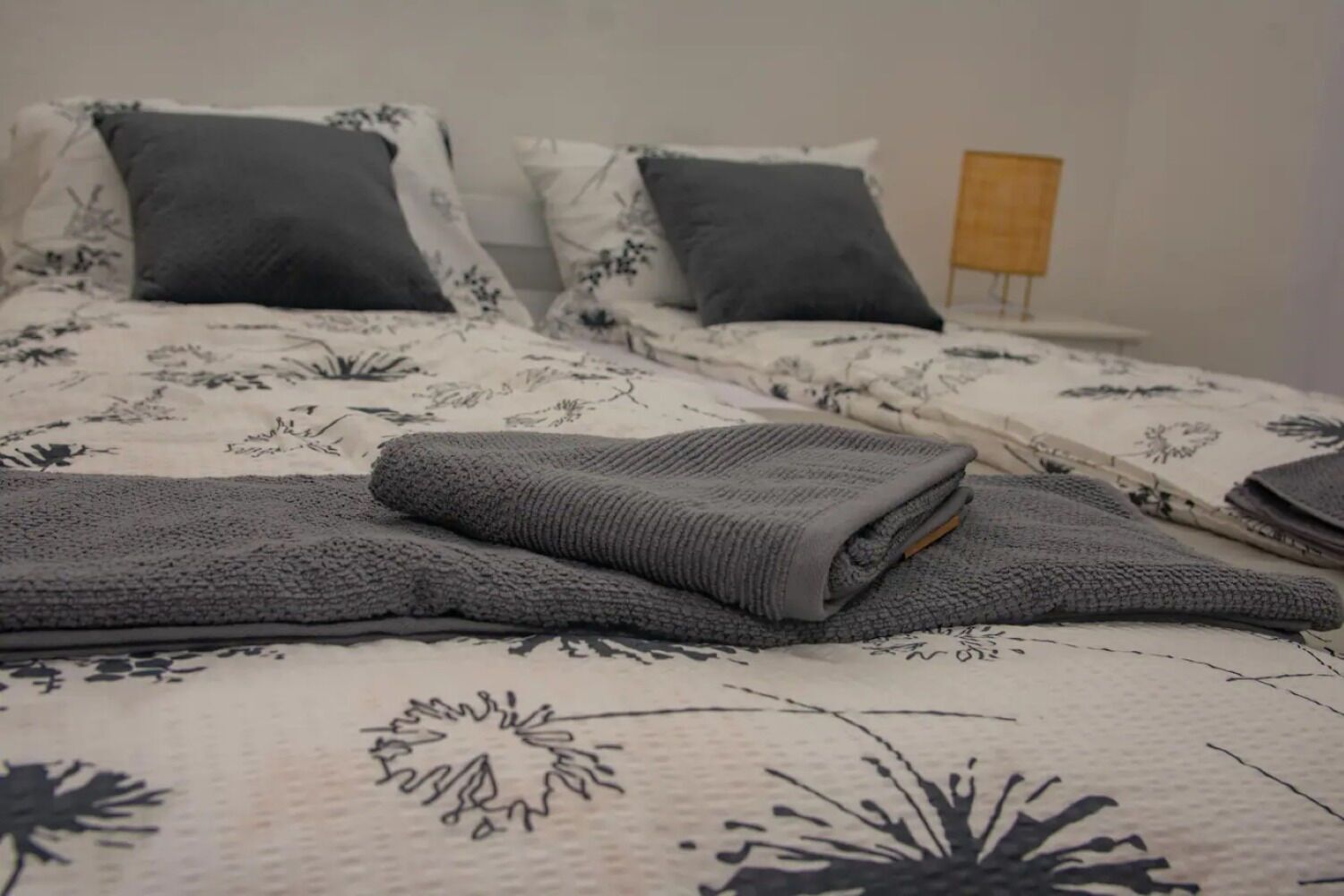 Casa | Tabla de planchar con plancha, cunas gratuitas, wifi gratis