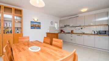 Apartment (A1) | Dining