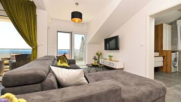 Leilighet (A5) | Oppholdsrom | Smart-TV, Netflix og strømmetjenester