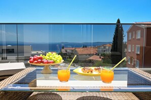 Outdoor dining - Apartments Diva (Okrug)