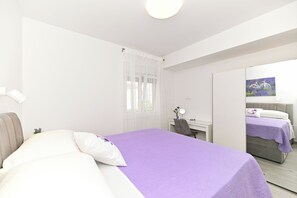 Apartment (A2) | Iron/ironing board, free WiFi - Apartments Diva (Okrug)