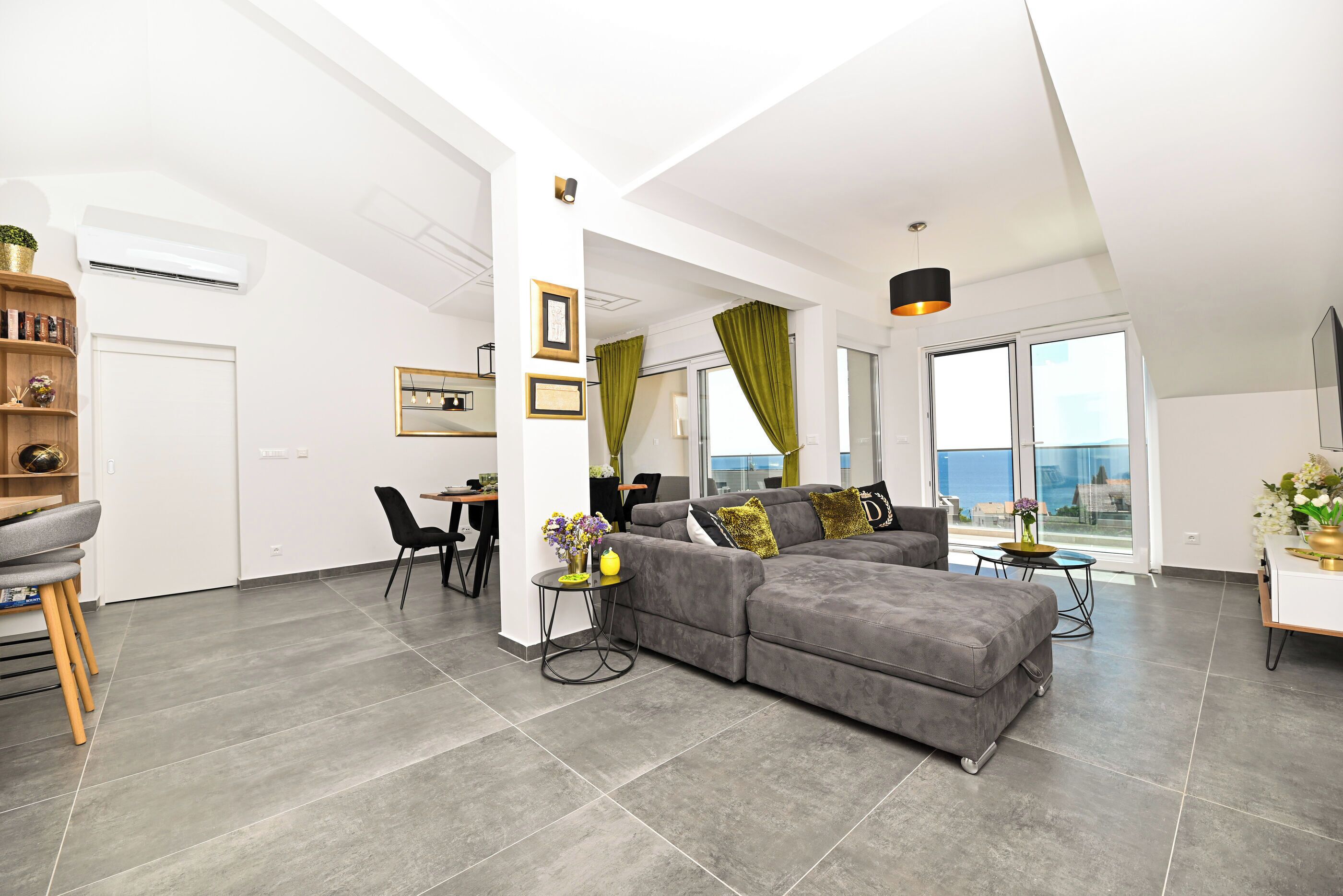 Leilighet (A5) | Oppholdsrom | Smart-TV, Netflix og strømmetjenester