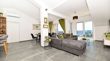 Leilighet (A5) | Oppholdsrom | Smart-TV, Netflix og strømmetjenester