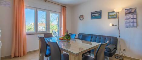 Apartment (A1) | Dining