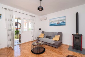 House | Living room
