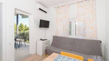 Studio (A1) | Living room