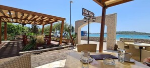 Outdoor dining - Apartments Mat (Vodice)