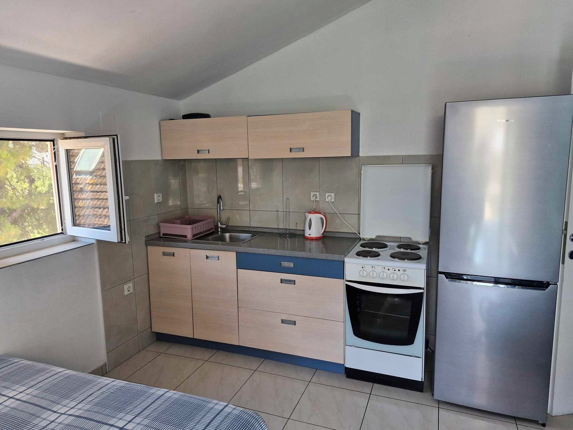 Appartement (A1) | Cuisine privée | Réfrigérateur, plaque de cuisson, bouilloire électrique
