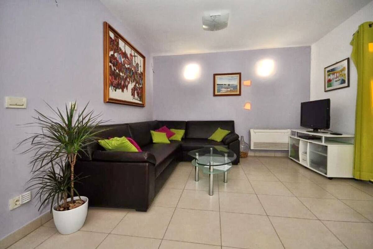 아파트 (A1) | 거실