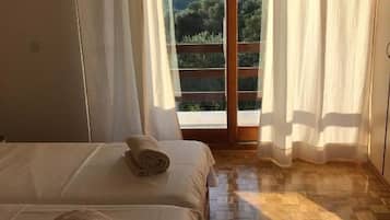 Casa | Ferros/tábuas de passar roupa, Wi-Fi de cortesia