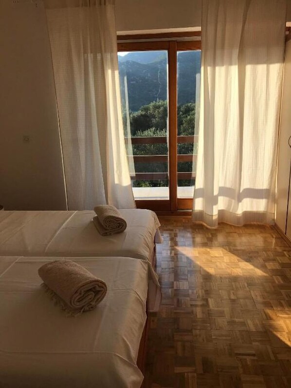 House | Iron/ironing board, free WiFi - House Katy (Ploce)