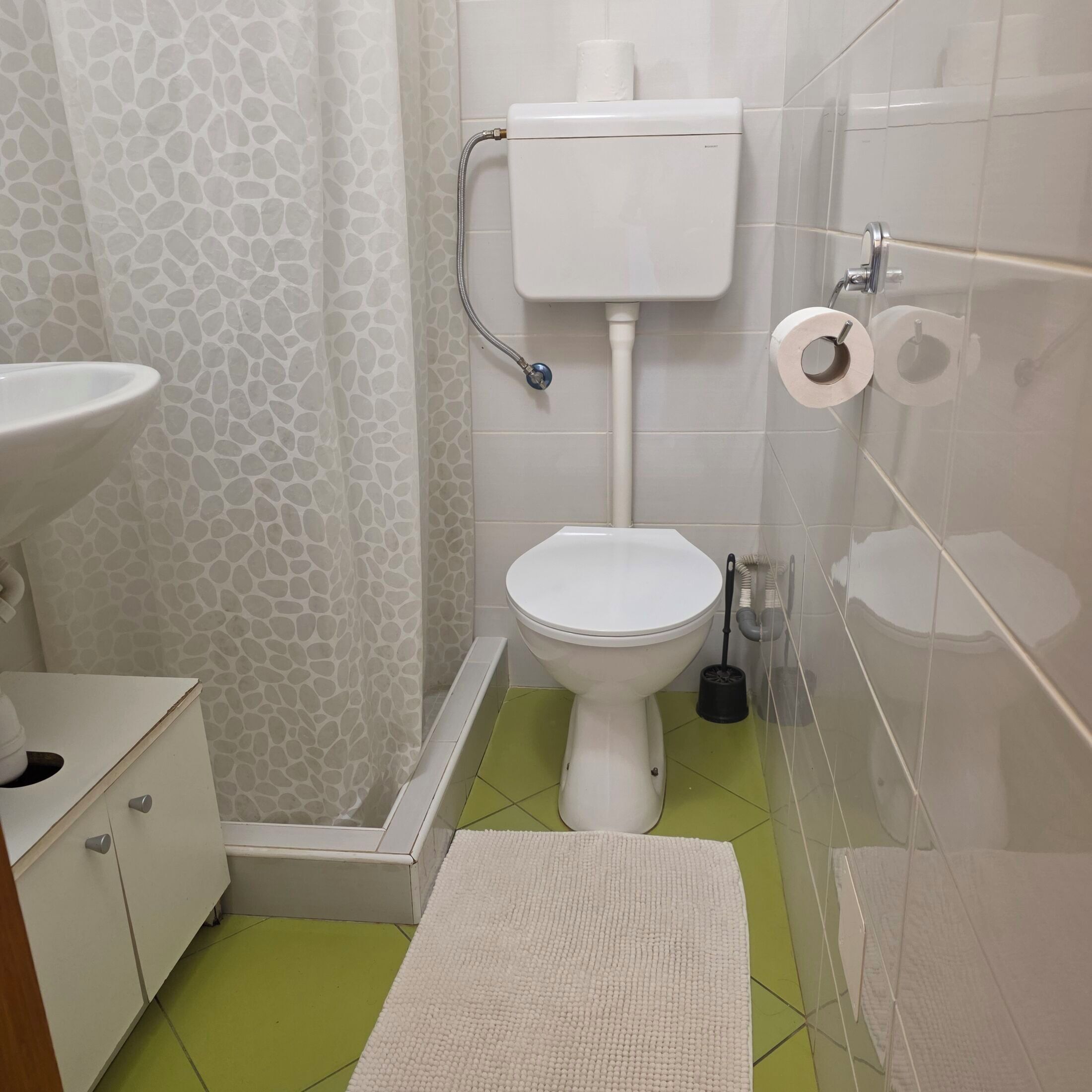 Room (S1) | Bathroom