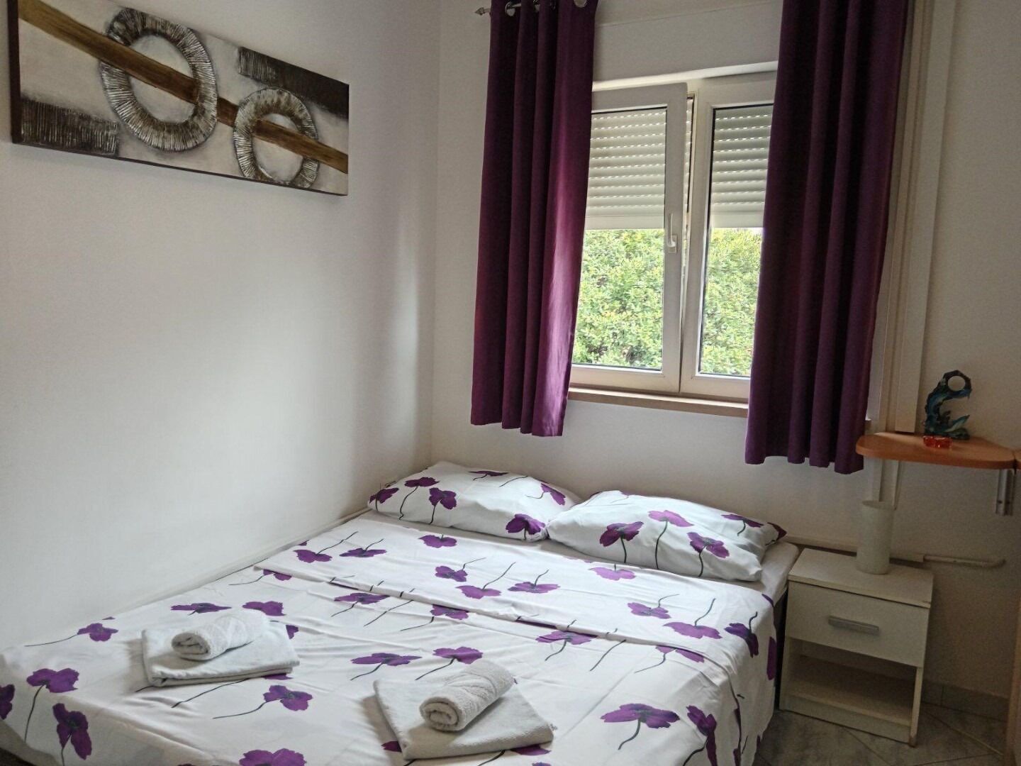 Room (S1) | Free WiFi