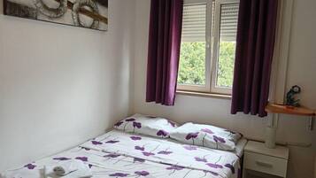 Room (S1) | Free WiFi