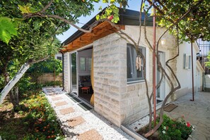 Courtyard - House Garden for two (Vodice)