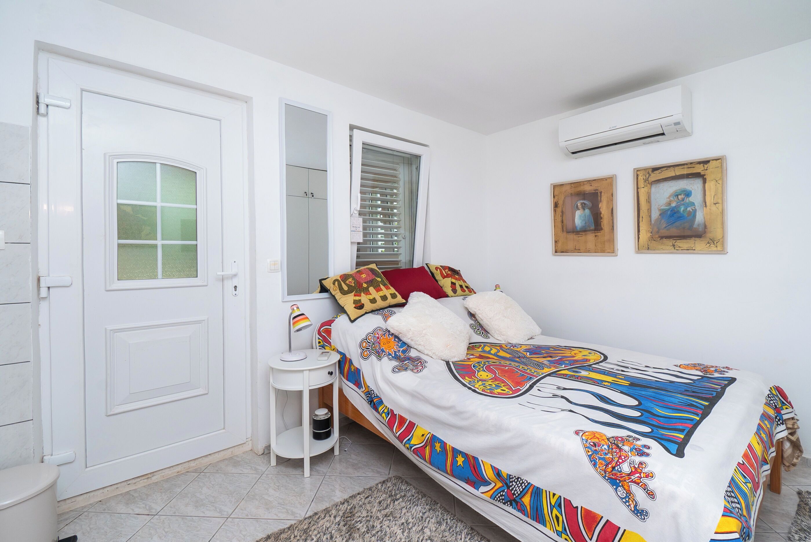 House | Iron/ironing board, free WiFi