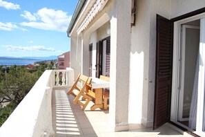 Apartment (A4) | Balkon