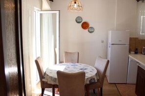 Apartment (A4) | Speisen