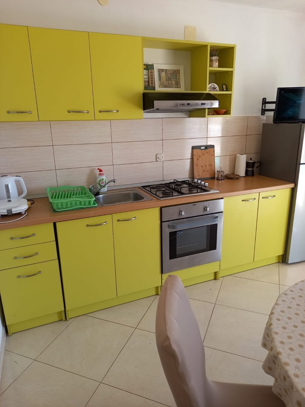 Studio (A1) | Private kitchen | Fridge, oven, stovetop, electric kettle