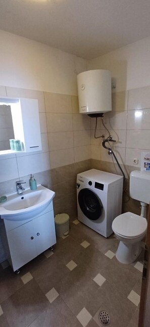 Studio (A1) | Badezimmer