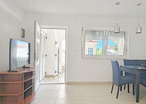 Apartment (A3) | Tempat makan