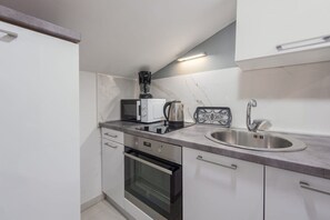 Studio (A2) | Private kitchen - Apartments Mil (Karlobag)