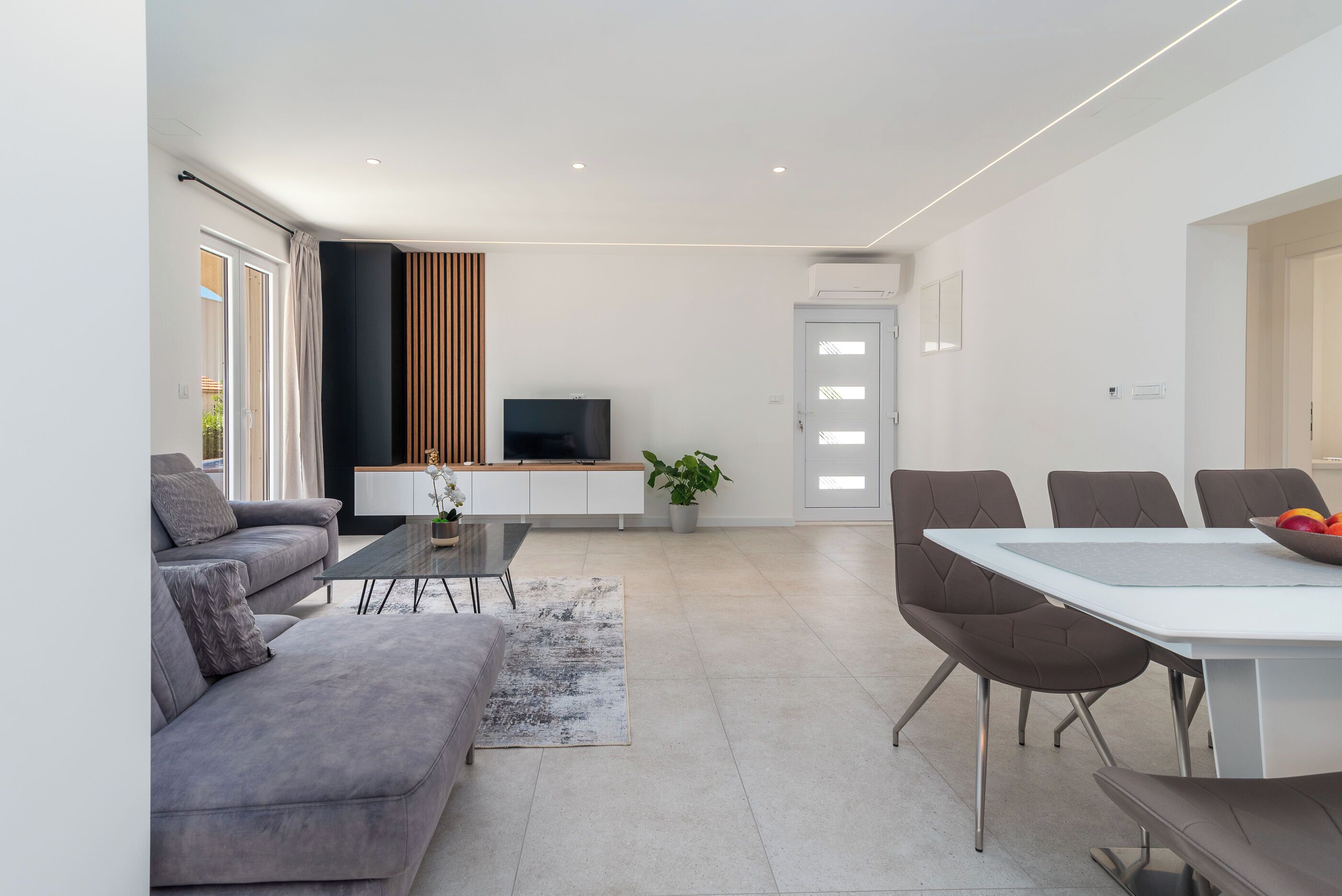 Apartment (A1) | Dining