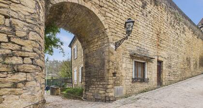 House for 6 with garden, in the heart of Sarlat