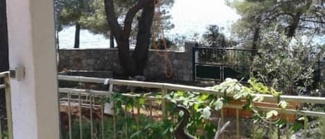 บ้านพัก | ระเบียง