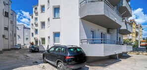Parking - Apartment Agi (Kastela)
