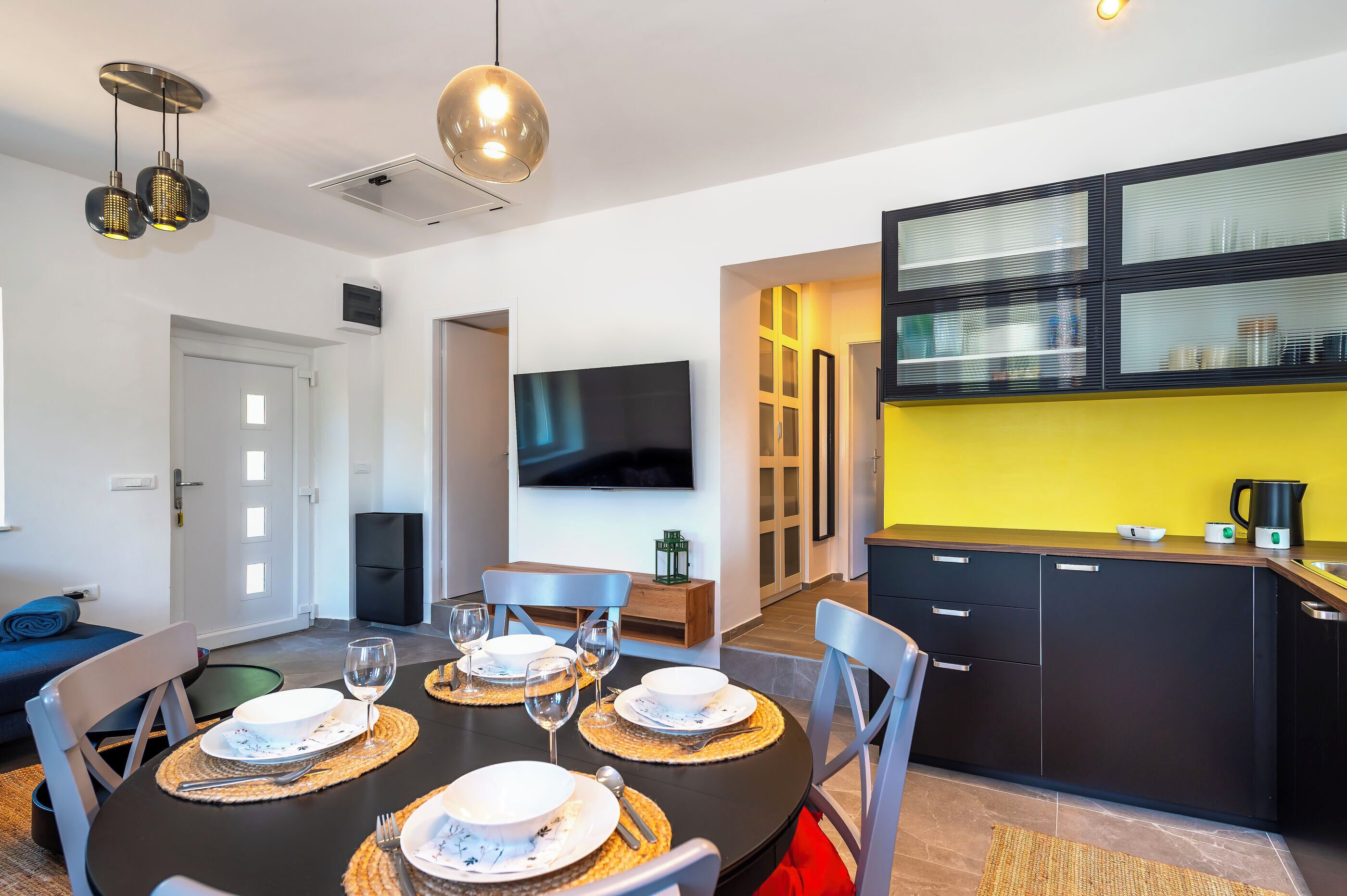 House | Private kitchen | Fridge, oven, stovetop, dishwasher
