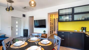 House | Private kitchen | Fridge, oven, stovetop, dishwasher