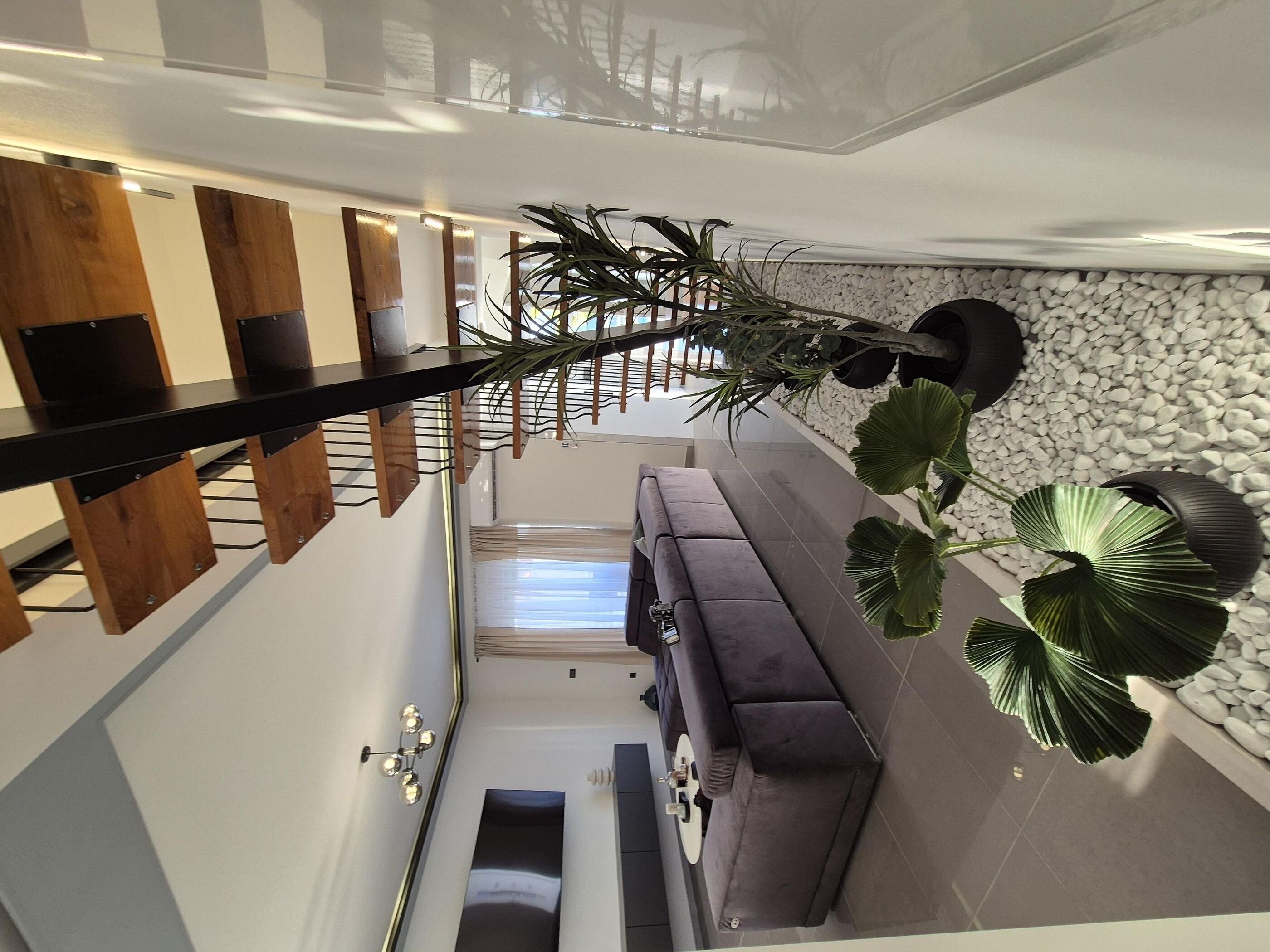 المنشأة من الداخل