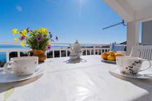 Outdoor dining - Apartments Stana (Okrug)