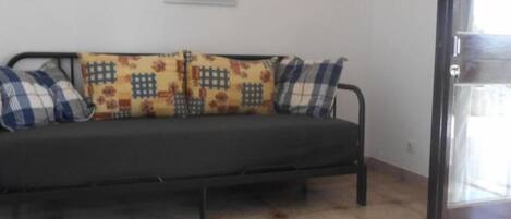 Studio (A1) | Interior