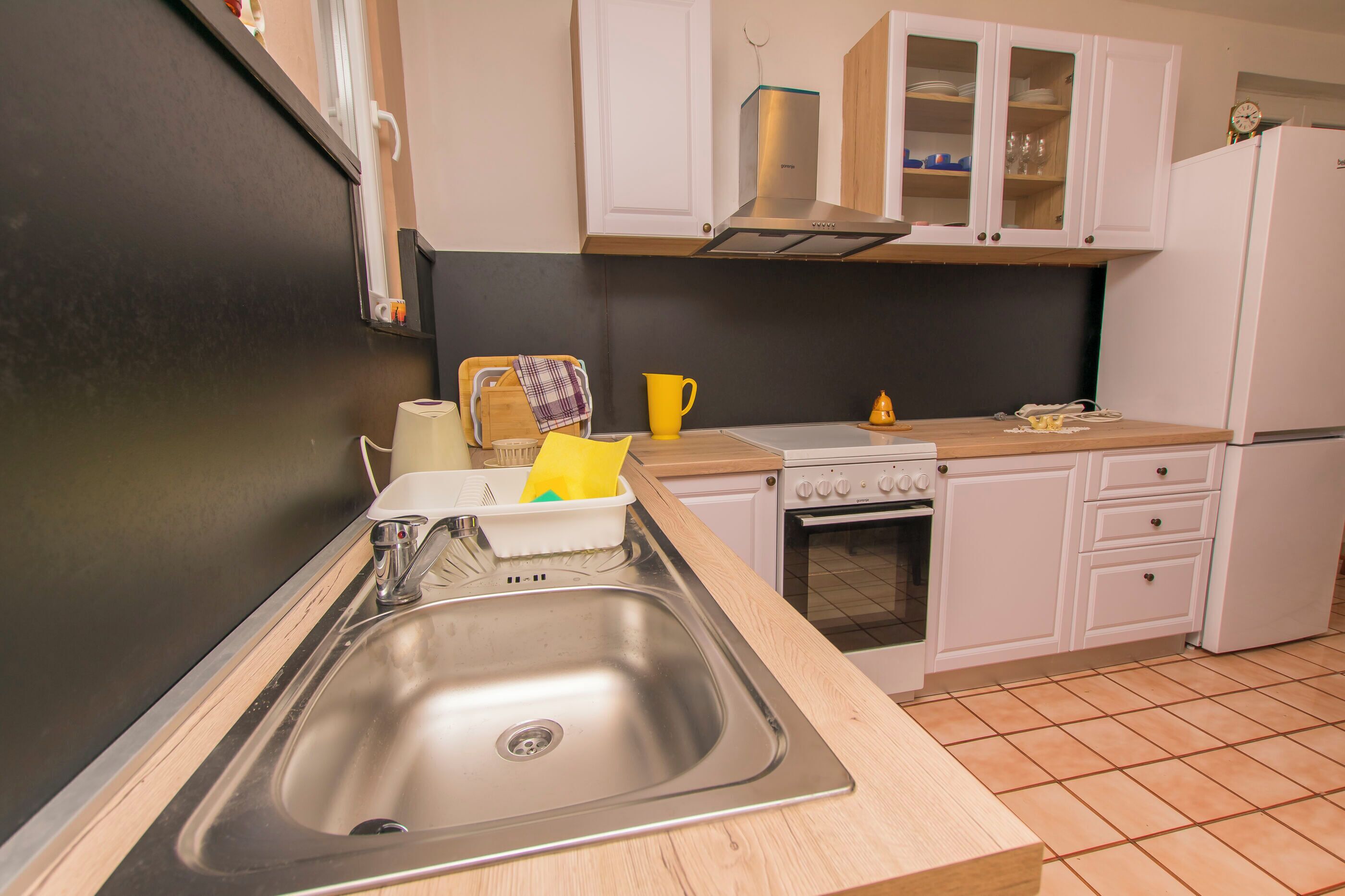 Apartment (A1) | Eigene Küche | Kühlschrank, Ofen, Herdplatte, Wasserkocher